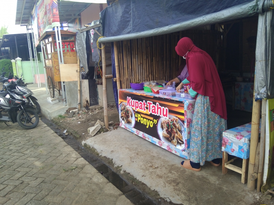 Kupat Tahu Ponyo