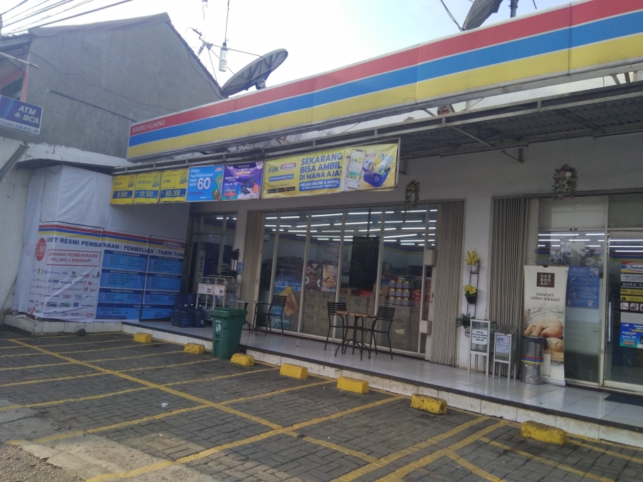 Indomaret Bambu Kuning Bojonggede